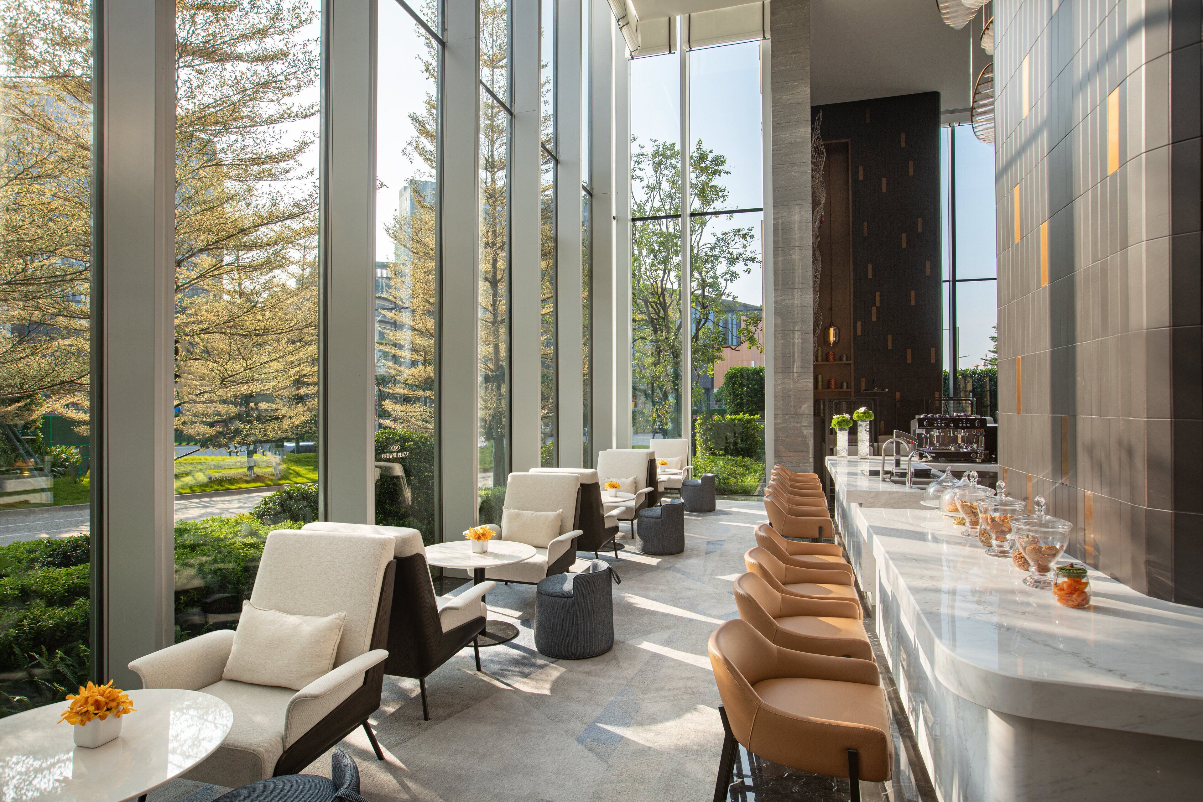 Lobby lounge, garden views, open daily