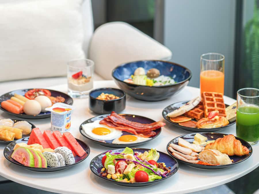 매일 뷔페 아침 식사 유료