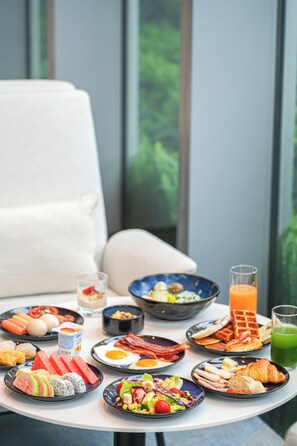 每日供應吃到飽早餐 (每人 CNY148)