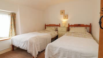 2 Schlafzimmer, individuell dekoriert, individuell eingerichtet