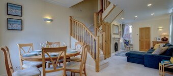 Spacious Coastal Cottage close to Beach & Dunes