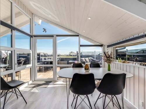 "Henning" -  from the sea by Interhome