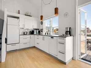 Refrigerador, microondas, horno, lavavajillas