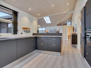 Fridge, microwave, oven, dishwasher - "Amitola" - 700m from the sea by Interhome (Løkken)
