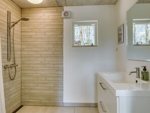 Bathroom - "Elissa" - 50m to the fjord by Interhome (Roslev)
