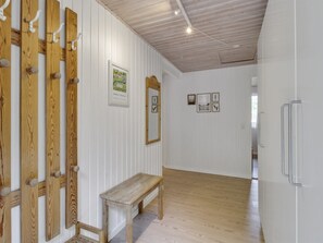 Interior - "Chrissie" - 150m from the sea by Interhome (Hals)