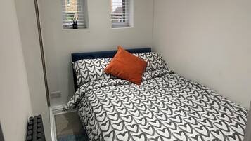 Apartment, 1 Queen Bed | 1 bedroom, iron/ironing board, bed sheets
