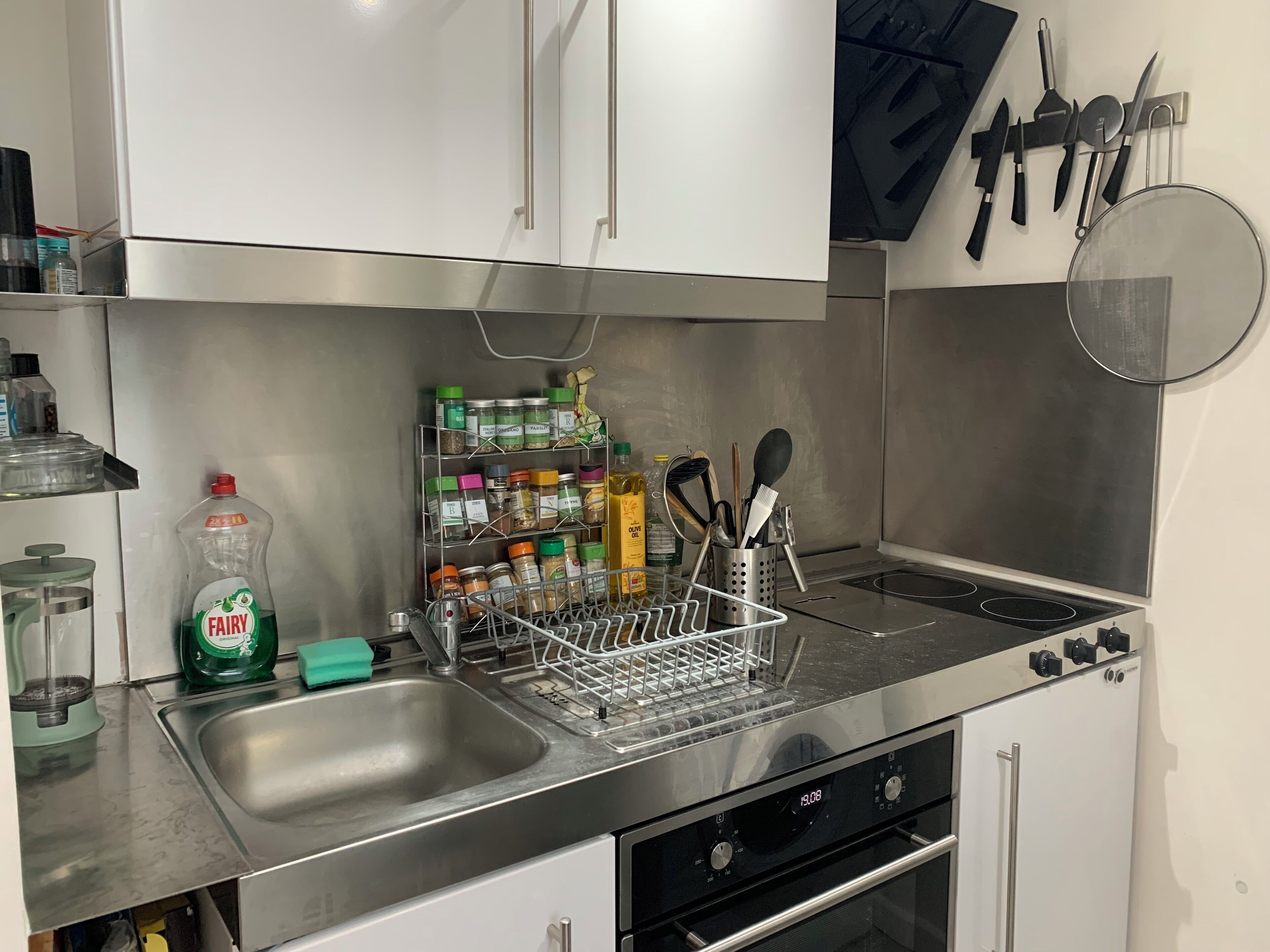 Appartement, 1 grand lit | Cuisine privée | Réfrigérateur, micro-ondes, four, plaque de cuisson