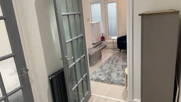 Apartment, 1 Queen Bed | Interior