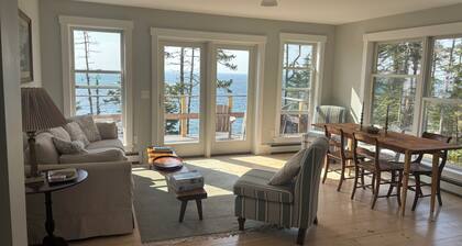 Seaside cottage with stunning views