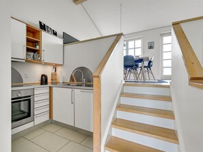 Fridge, microwave, dishwasher, cookware/dishes/utensils