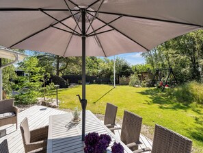 Outdoor dining - "Fido" - 300m from the sea by Interhome (Hals)