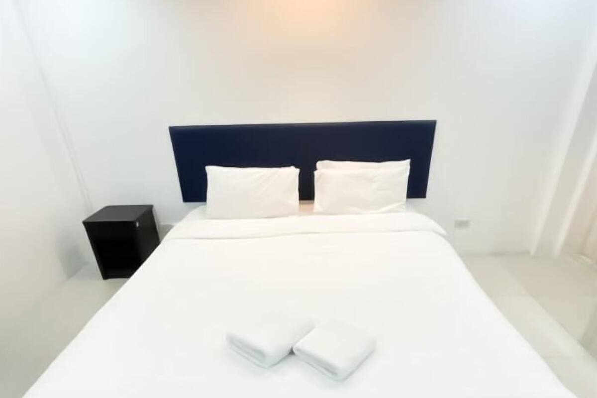 Down comforters, minibar, in-room safe, desk