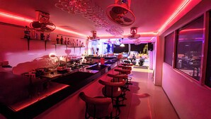 酒吧（店内）