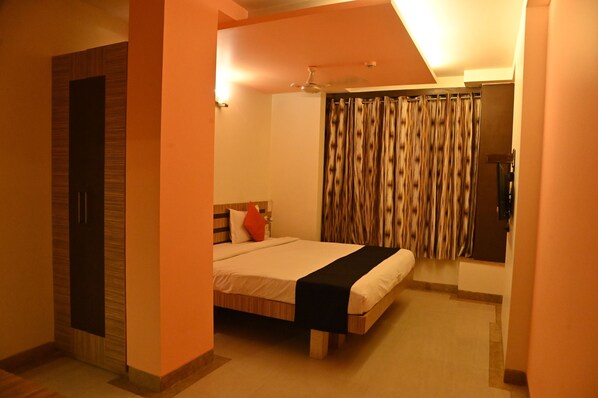 Superior Room | In-room safe, soundproofing, iron/ironing board, free WiFi