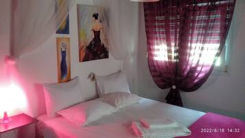 2 bedrooms, bed sheets