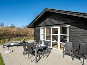 Outdoor dining - "Gillis" - 900m from the sea by Interhome (Ringkøbing)