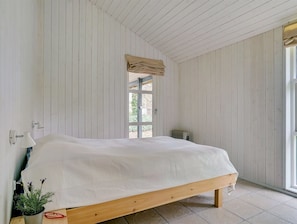 4 bedrooms, WiFi - "Marlien" - 1km to the fjord by Interhome (Løgstør)