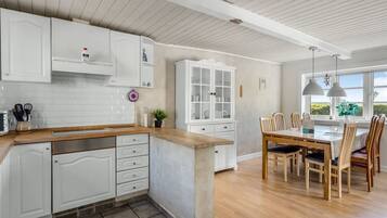 Réfrigérateur, micro-ondes, lave-vaisselle