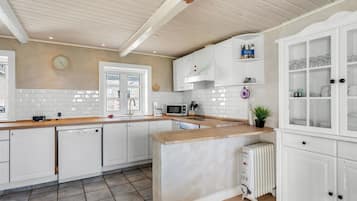 Réfrigérateur, micro-ondes, lave-vaisselle