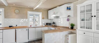 "Merrit" - 4.6km to the fjord by Interhome