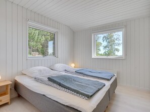 2 bedrooms, Internet