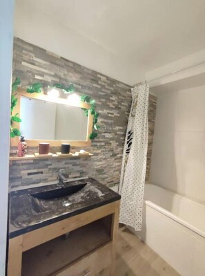 Towels, soap, toilet paper