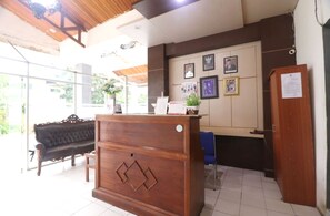 Lobby - Hotel O Happy 777 (Batam)