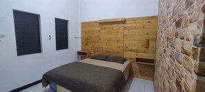 Deluxe Double Room | Desk, laptop workspace, free WiFi, bed sheets - Hotel O Happy 777 (Batam)