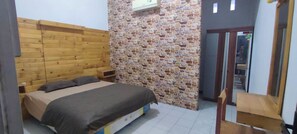 Kamar Double Deluks | Meja kerja, ruang kerja ramah laptop, Wi-Fi gratis, dan seprai linen