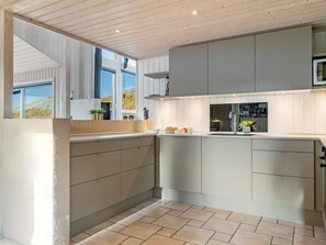 Køleskab, mikrobølgeovn, ovn, opvaskemaskine