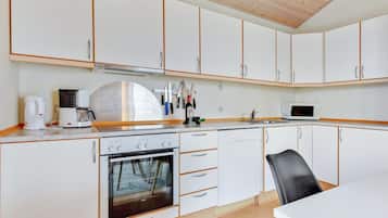 冰箱、微波炉、洗碗机、厨具/餐具