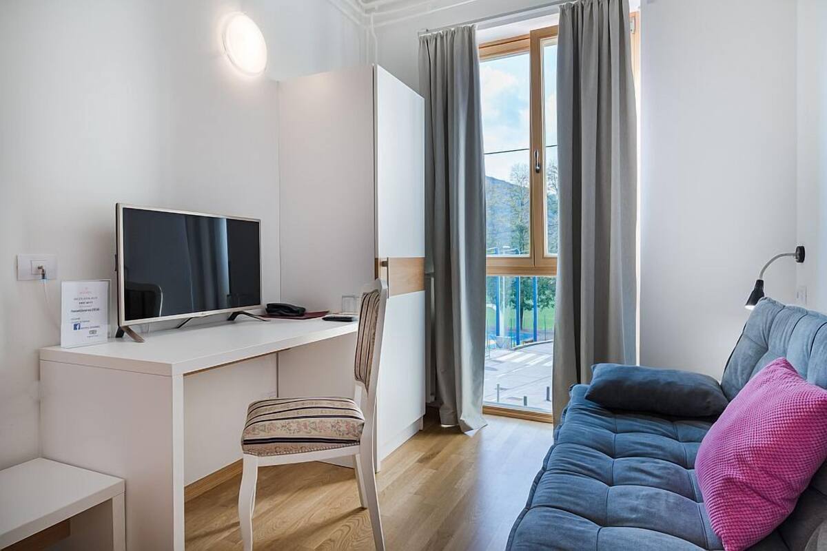 Standard Suite | Desk, laptop workspace, blackout drapes, iron/ironing board (on request)
