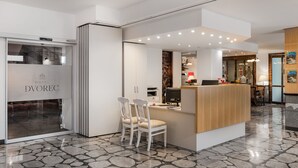 Ảnh chưa phân loại, 5 trong số 69 ảnh, nút