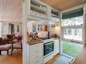 Kühlschrank, Ofen, Geschirrspüler, Hochstuhl