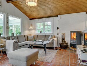 TV, fireplace, DVD player