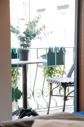 Chambre Deluxe, vue ville | Terrasse/Patio