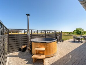 Outdoor dining - "Ailke" - 2km to the fjord by Interhome (Thyholm)