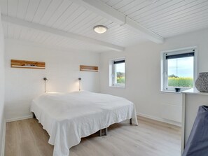4 bedrooms, WiFi - "Ailke" - 2km to the fjord by Interhome (Thyholm)