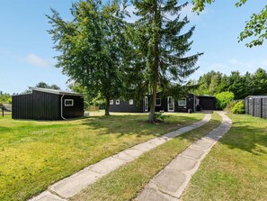 Property grounds - "Sigfred" - 1.5km from the sea by Interhome (Hals)