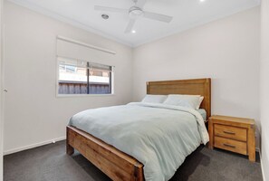 4 bedrooms, iron/ironing board, travel cot, WiFi