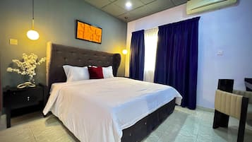 Luxury Single Room, 1 King Bed, Non Smoking, City View | Free WiFi