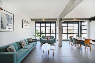 Designer 2BR in Rembrandt street by HolyGuest