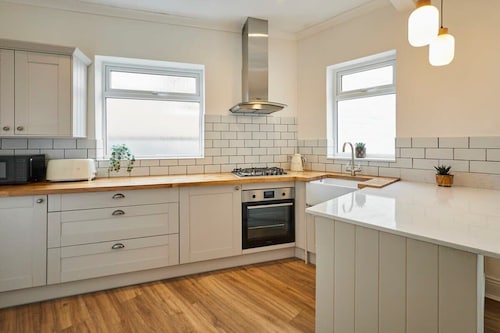 Host & Stay | Sunbeam House