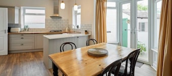 Host & Stay | Sunbeam House