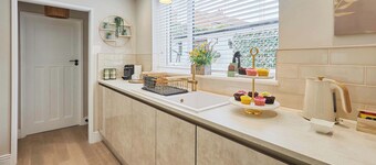 Host & Stay | South Riggs