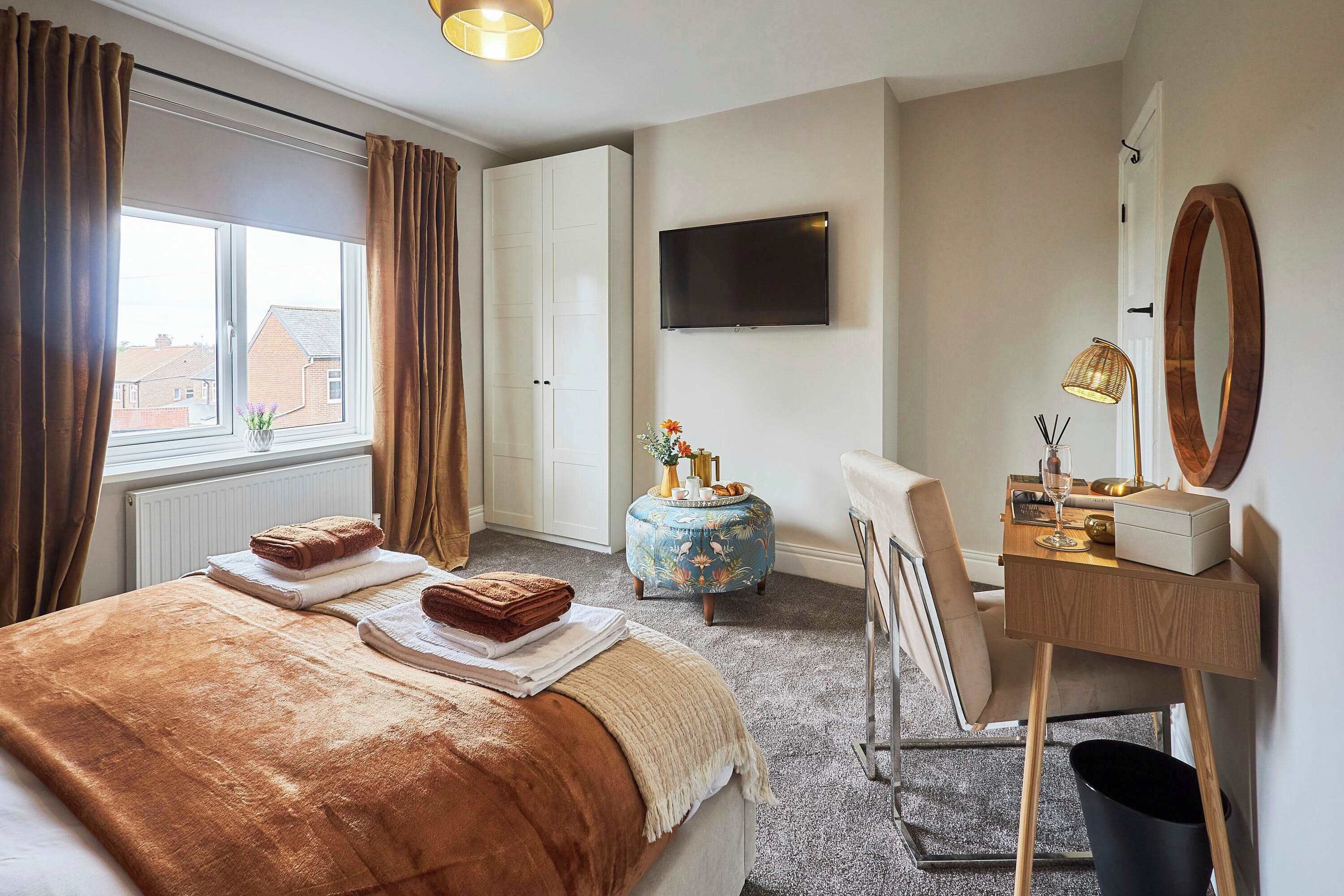 2 bedrooms, desk, iron/ironing board, free WiFi