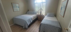 3 chambres, fer et planche à repasser, Wi-Fi gratuit, draps fournis