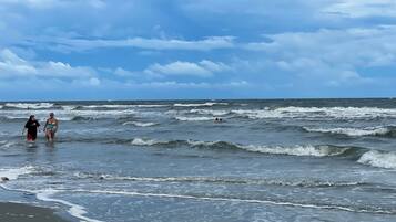 Camastros y toallas de playa