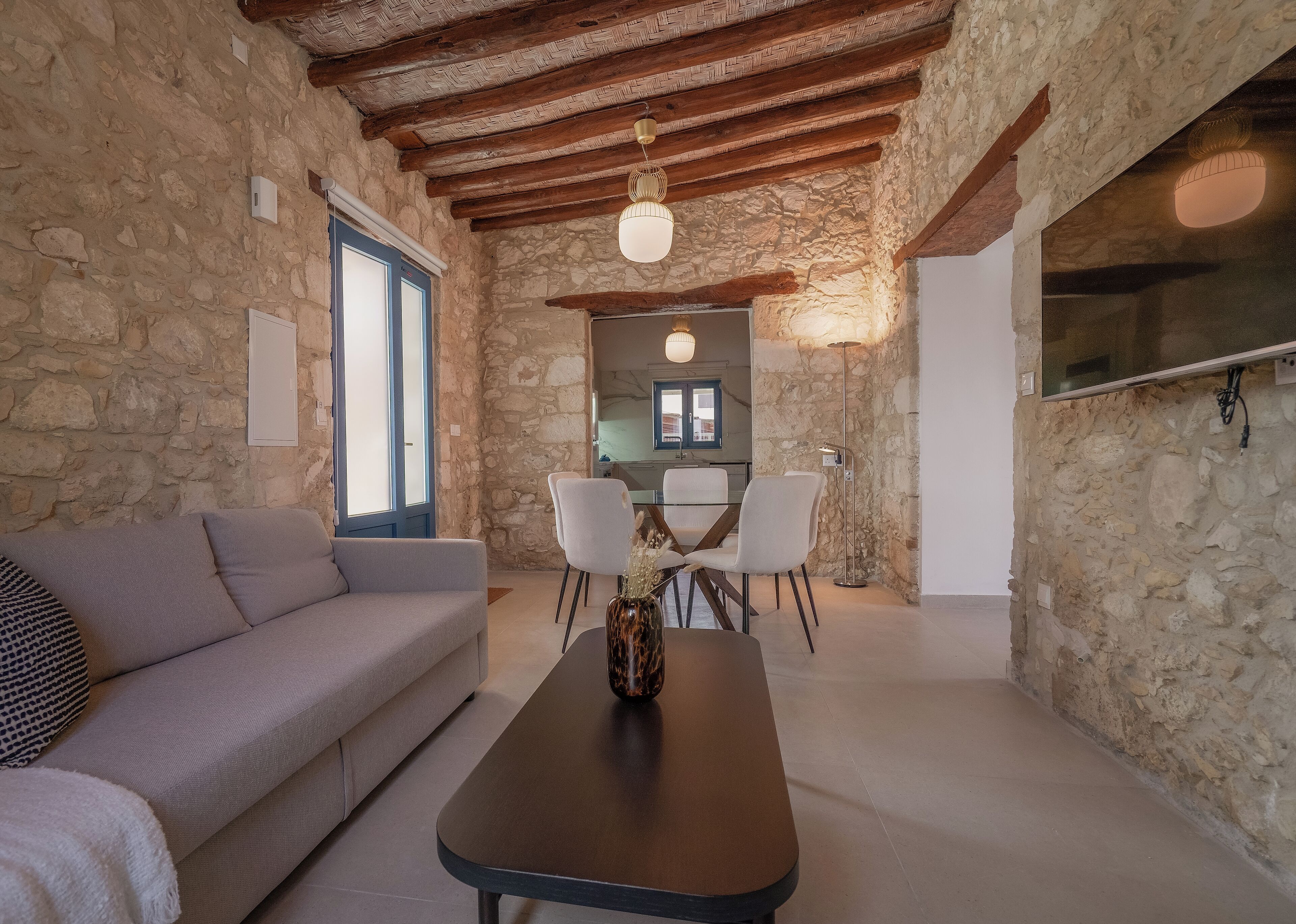 Phaedrus Living Peristerona Traditional House